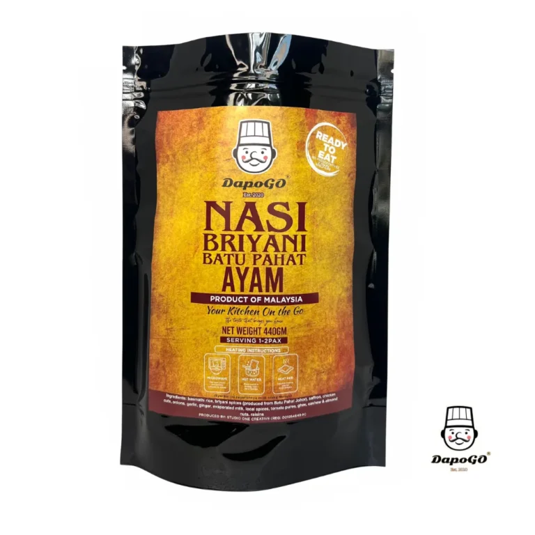 Nasi Briyani Ayam Batu Pahat — nasi dan lauk dalam pek yang sama.